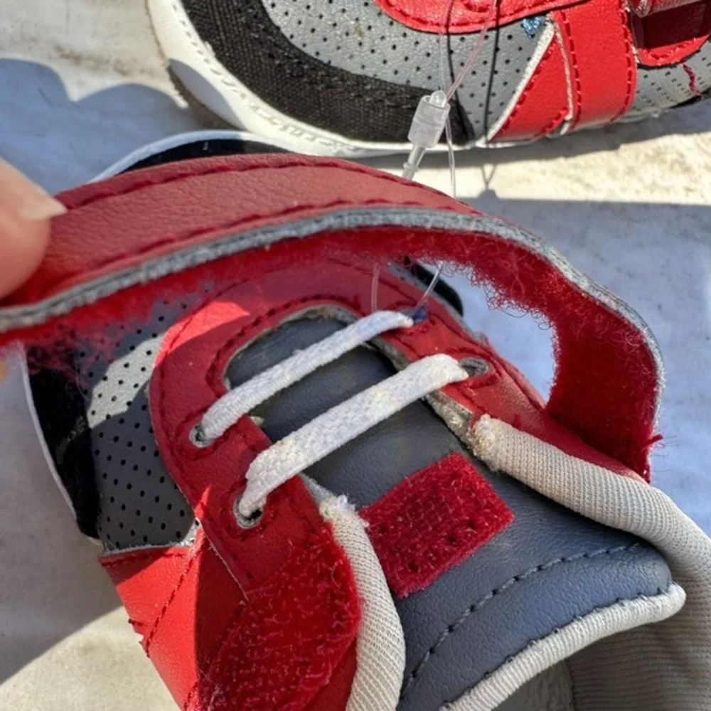 Robeez Sneakers Kids US 2 Grey Red Black Soft Sole Hook Loop‎ first shoes